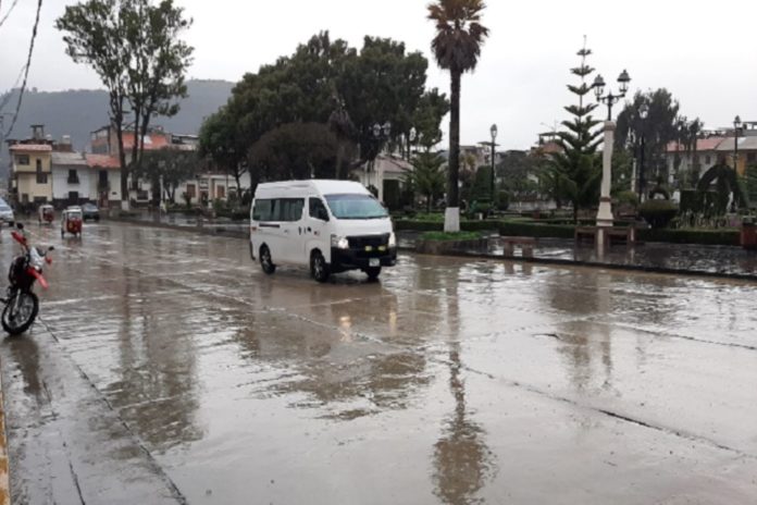 Persisten lluvias, granizo y nieve en la Sierra: Senamhi emite alerta para 101 provincias Persisten lluvias, granizo y nieve en la Sierra: Senamhi emite alerta para 101 provincias