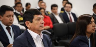 Lozano se lava las manos
