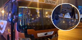 Balean bus frente a muni de Los Olivos