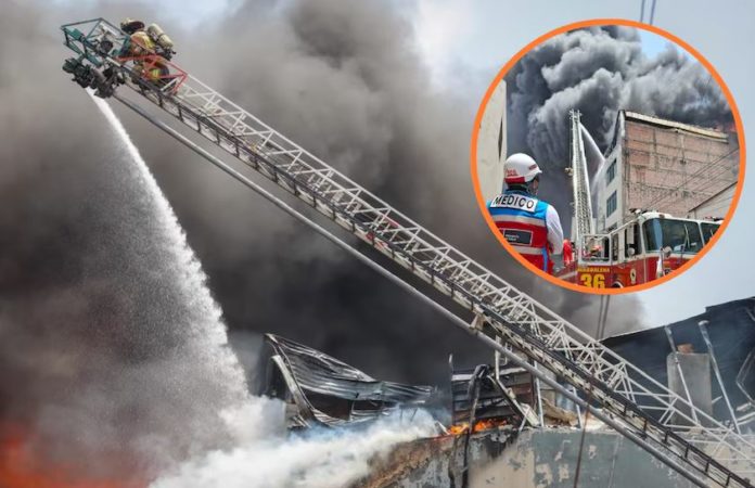 Incendio Nivel 3 barre galería en Barrios Altos