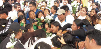 Piura despide con dolor a estudiantes y madre fallecidos en accidente de Moyobamba