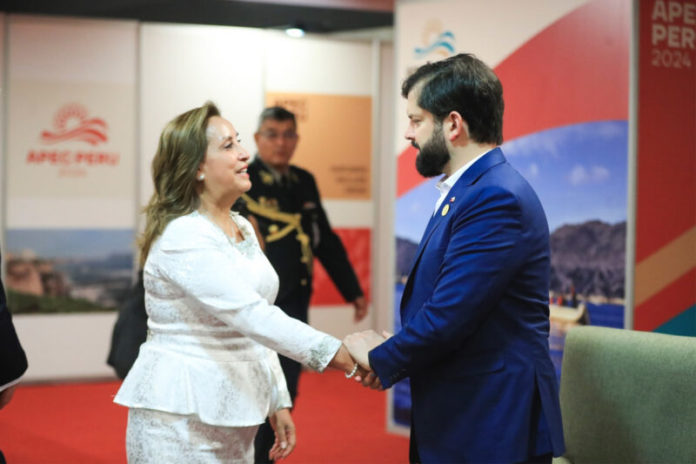 Dina Boluarte y Gabriel Boric refuerzan la cooperación económica entre Perú y Chile en APEC 2024 Dina Boluarte y Gabriel Boric refuerzan la cooperación económica entre Perú y Chile en APEC 2024