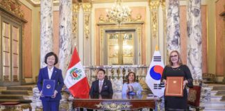 Perú y Corea firman acuerdo para certificación electrónica en productos pesqueros