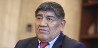 Rómulo Mucho: "¿Qué resuelve mi censura o mi renuncia?"