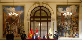 López Aliaga: "La entrega de la llave simboliza la fraternidad"