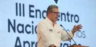 Ministro de Educación ratifica que clases virtuales por APEC es justificada