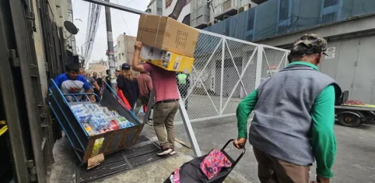 Comerciantes de Mesa Redonda exigen retirar rejas por riesgos y perjuicios