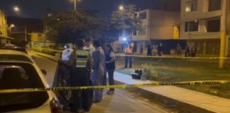 Asesinan a padre e hijo en la puerta de su casa