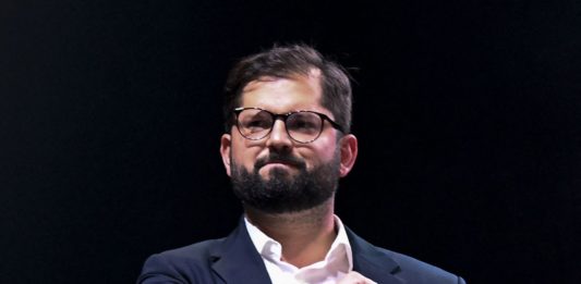 Gabriel Boric anuncia que será padre