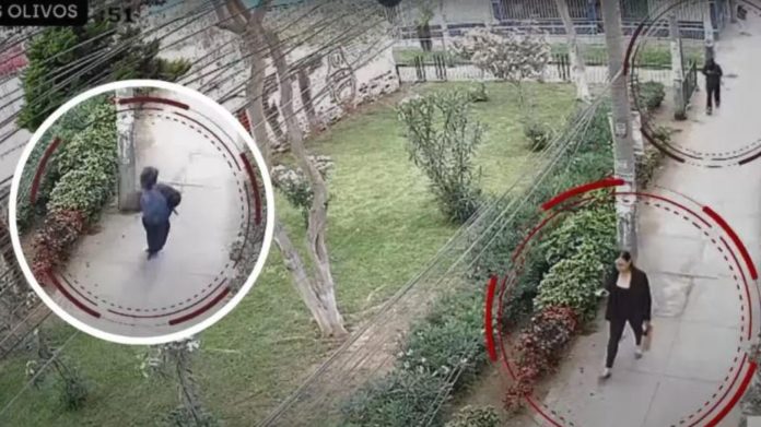 Mujer es baleada a pocos metros de su casa