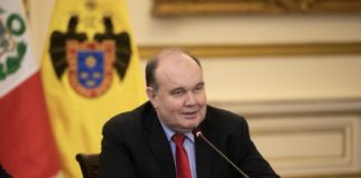 Rafael López Aliaga invita a comerciantes informales a formalizarse en la feria "La Huerta Encontrada"