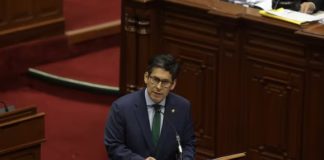 Congresistas impulsan una moción de censura contra Demartini