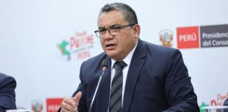 Santiváñez: "La renovación de cuadros está permitida por la ley"