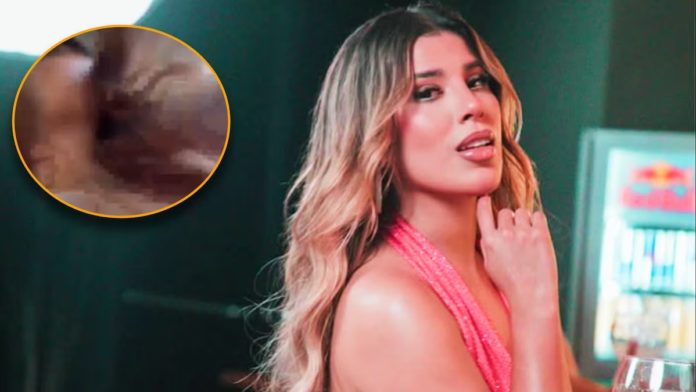 Yahaira Plascencia sufrió caída en pleno en vivo