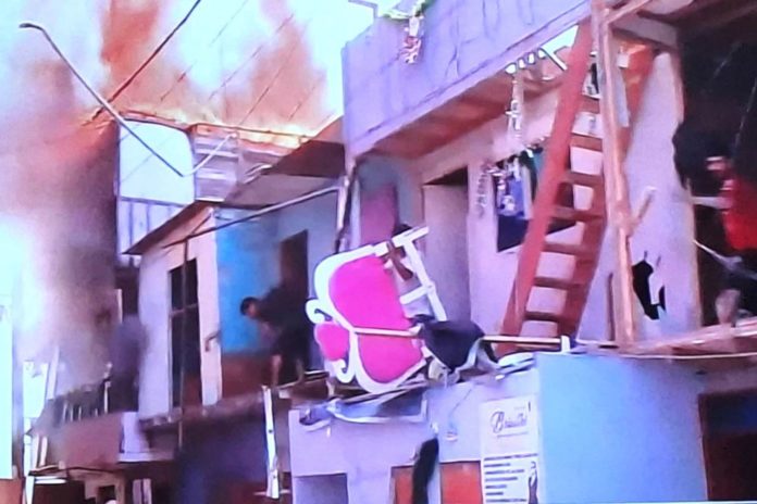 Incendio de gran magnitud afecta asentamiento humano en el Callao