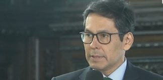 Ministro Julio Demartini se salva de la censura en el Congreso