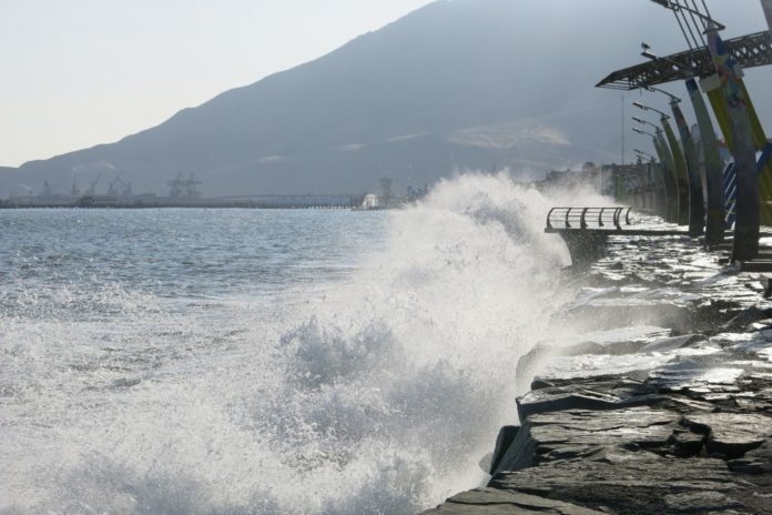 Cierran 81 puertos en el norte y centro de Perú por oleajes anómalos Cierran 81 puertos en el norte y centro de Perú por oleajes anómalos