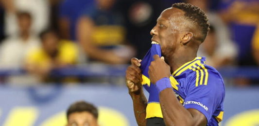La baja calificación que dio la prensa a Luis Advíncula