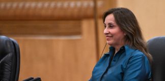 Dina Boluarte enfrenta protestas en Suiza durante su participación en el Foro Económico Mundial