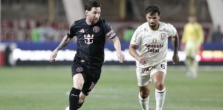 Hinchas de Universitario elogiaron a Jorge Murrugarra Hinchas de Universitario elogiaron a Jorge Murrugarra