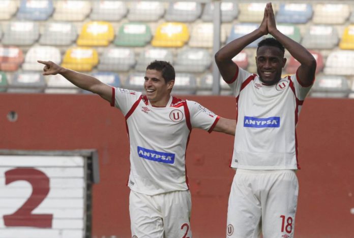 Universitario homenajeó a Luis Tejada en la Noche Crema