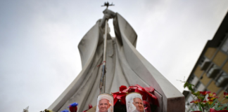 Arman altar por Papa Francisco
