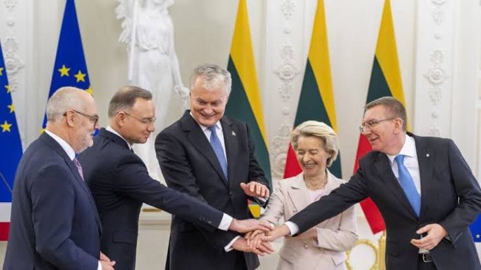 Bálticos se conectaron a red eléctrica europea