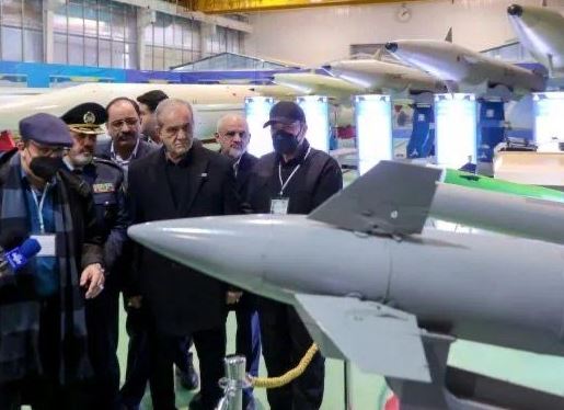 Irán presentó nuevo misil balístico Irán presentó nuevo misil balístico