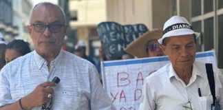 Polis jubilados arman plantón por aumentos reales