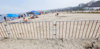 Ponen rejas en playa de Barranco