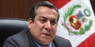 Premier Adrianzén ofrece disculpas por alimentos en mal estado distribuidos por Qali Warma Premier Adrianzén ofrece disculpas por alimentos en mal estado distribuidos por Qali Warma