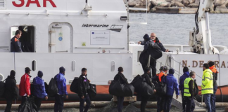 centros de retorno situados fuera de la UE