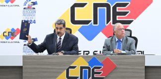 El CNE de Venezuela reprogramó las elecciones legislativas y regionales para el 25 de mayo. La oposición denuncia un intento de boicot.