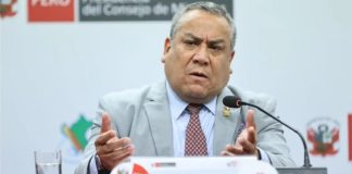 Adrianzén: "La supervisión corresponde a los municipios locales"