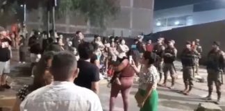 Trujillo: Ciudadanos protestan en la puerta del Real Plaza