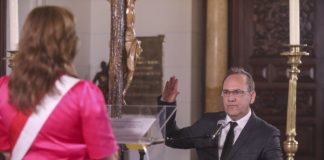 José Salardi Rodríguez asume el Ministerio de Economía y Finanzas