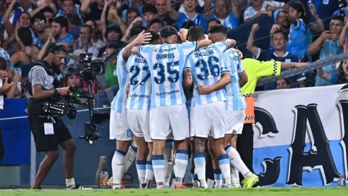 Racing da el primer batacaso en la Recopa Sudamericana Racing da el primer batacaso en la Recopa Sudamericana