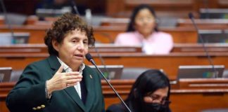 Susel Paredes denuncia negociación para evitar salida de Santiváñez