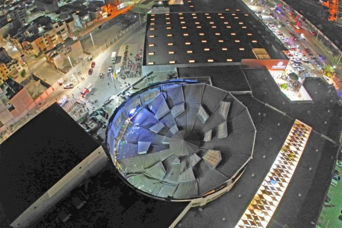 Ingeniero asegura que el techo del Real Plaza está bien diseñado Ingeniero asegura que el techo del Real Plaza está bien diseñado