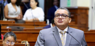 11 congresistas 'arrugan' para censurar a Juán José Santiváñez