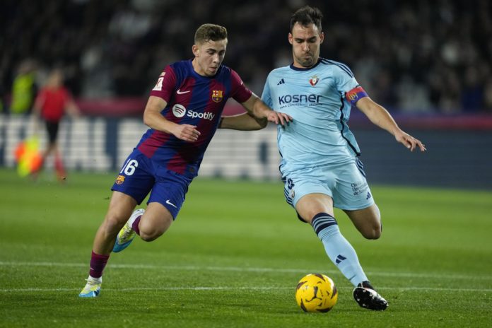 Barcelona enfrenta a Osasuna por partido pendiente