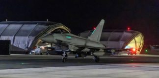 Lanzan ataques a rebeldes hutíes