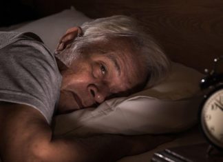 Tips para que un adulto mayor duerma mejor