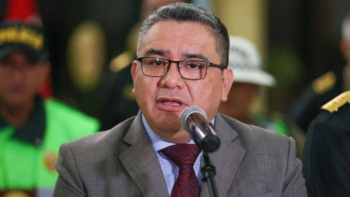 Fiscalía realiza allanamiento en vivienda de Santiváñez