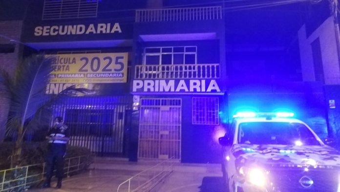 Comas: Frustran atentados con explosivo en centro educativo Comas: Frustran atentados con explosivo en centro educativo