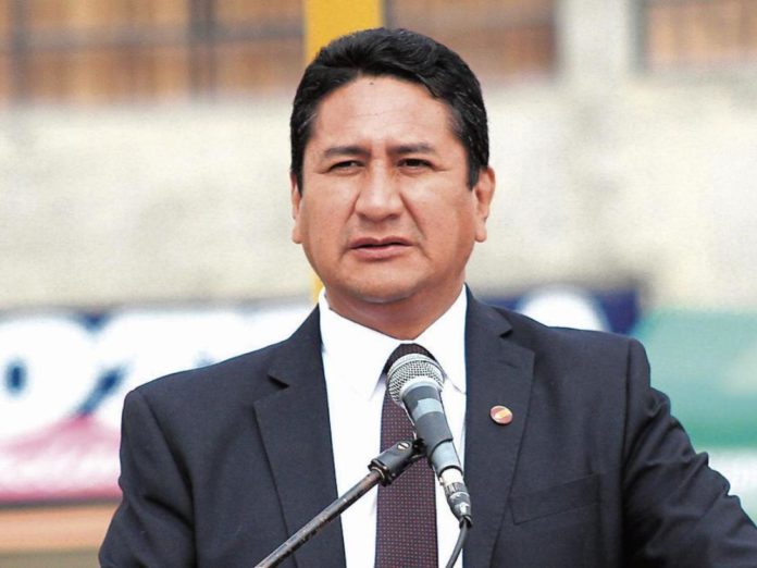 Vladimir Cerrón puede postularse en 2026 pero si aparece lo capturan