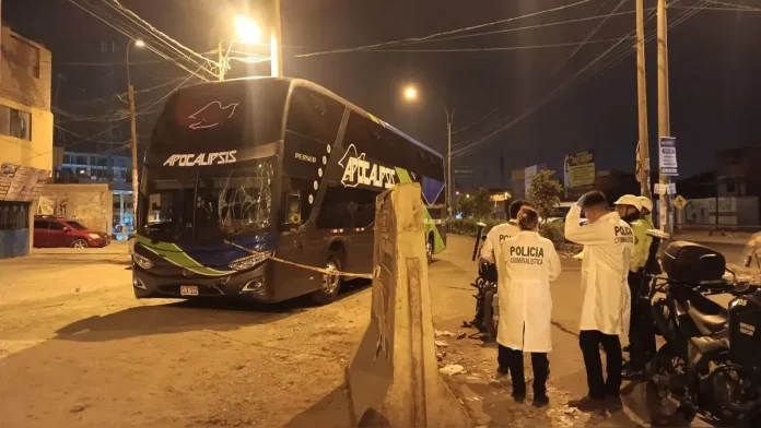 Bus interprovincial con pasajeros es acribillado en La Libertad