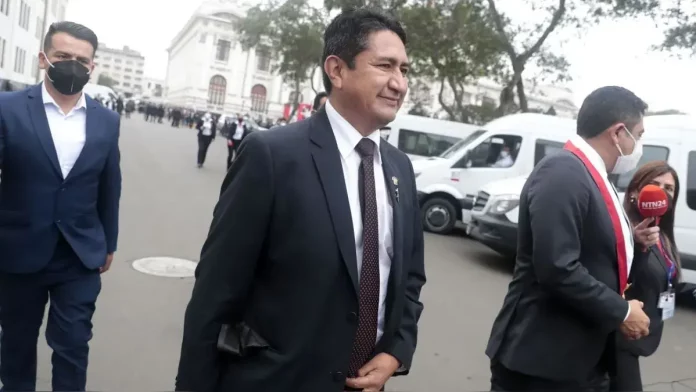 PJ ordenó que Vladimir Cerrón afronte sin restricciones el caso Antalsis