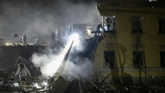 Al menos 9 muertos tras ataque masivo sobre Kiev