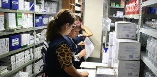 Inmovilizan 70 mil frascos de suero fisiológico Medifarma en Chiclayo Inmovilizan 70 mil frascos de suero fisiológico Medifarma en Chiclayo